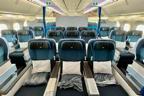 boeing 787 10 klm.